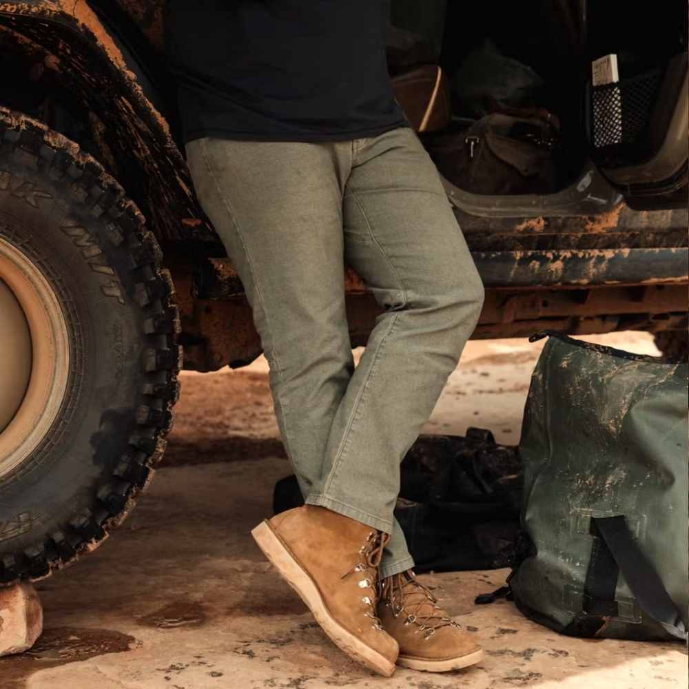 Men's Slim Straight Pants in Olive Green